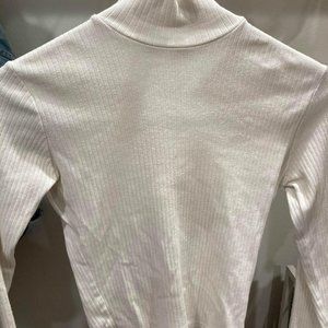 Brandy Melville Daniela Turtleneck